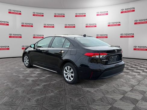 Used 2024 Toyota Corolla LE FWD image 5