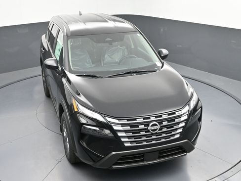 Certified 2025 Nissan Rogue S image 19