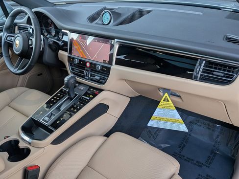 New 2026 Porsche Macan image 27