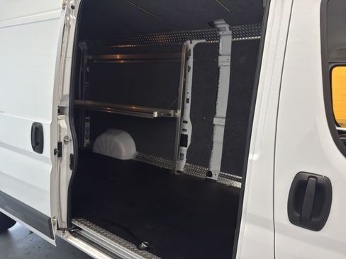 Used 2017 RAM ProMaster 2500 w/ Mopar Trailer Tow Group FWD image 14