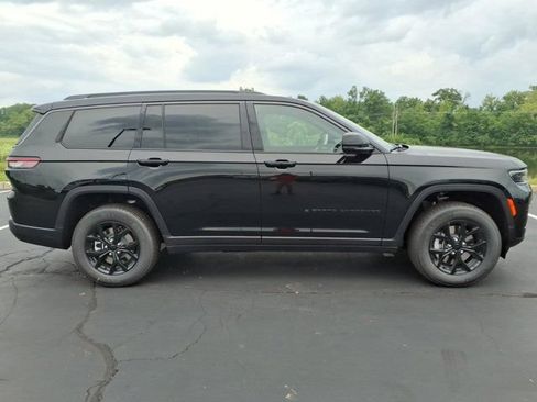 New 2026 Jeep Grand Cherokee L 4WD image 19