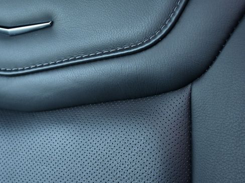 Used 2025 Cadillac XT6 Premium Luxury image 31