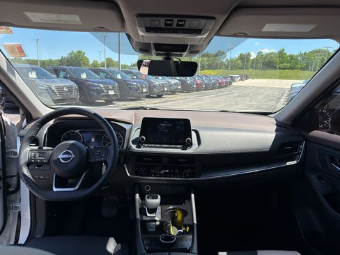 Certified 2023 Nissan Rogue SV w/ SV Premium B Package AWD/4WD image 28