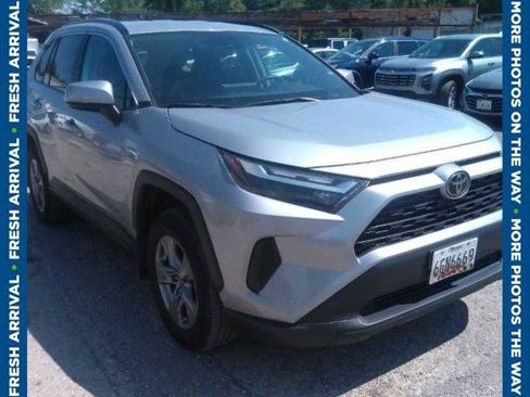 Certified 2025 Toyota RAV4 XLE AWD/4WD image 1