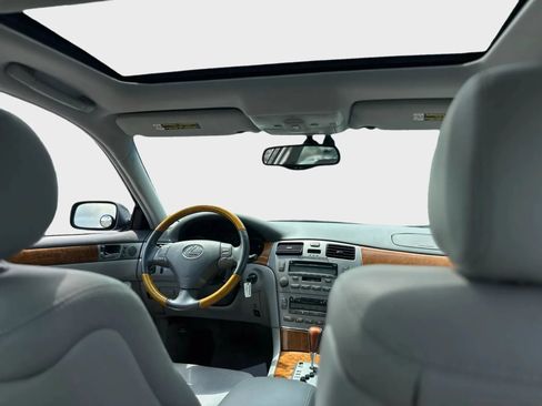 Used 2005 Lexus ES 330 w/ Preferred Accessory Pkg FWD image 24