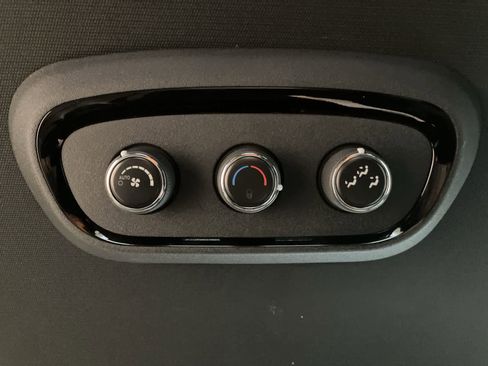 Used 2023 Dodge Durango GT image 23