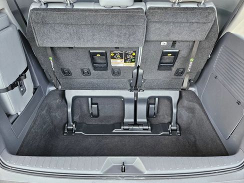 Used 2022 Toyota Sienna XLE FWD image 6