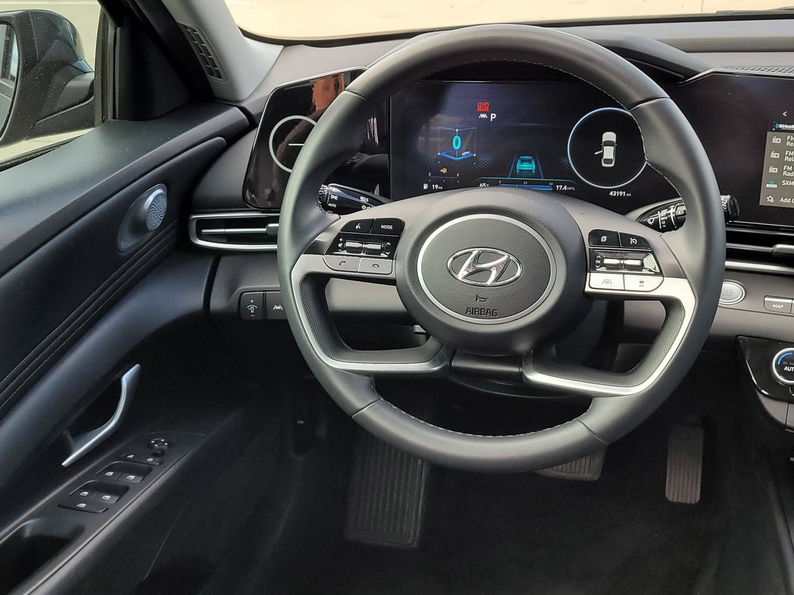 Used 2023 Hyundai Elantra SEL w/ Convenience Package FWD image 6