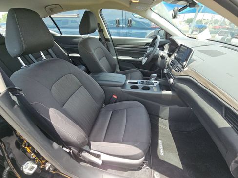 Used 2026 Nissan Altima 2.5 SV FWD image 13
