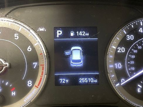 Certified 2022 Hyundai Venue SEL image 21