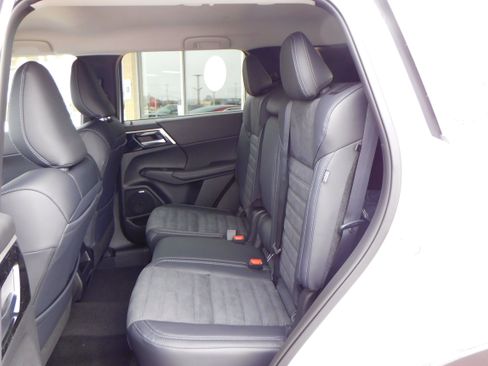 New 2026 Mitsubishi Outlander SE image 29