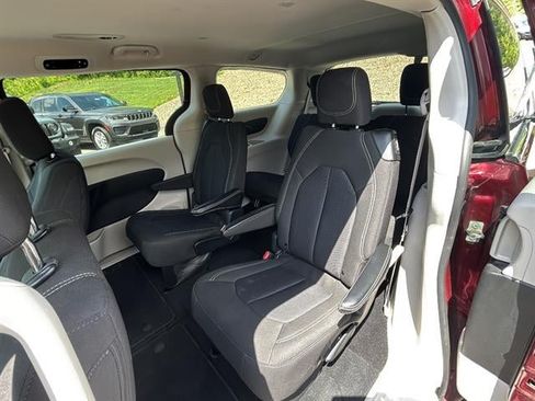 Used 2023 Chrysler Voyager LX FWD image 25