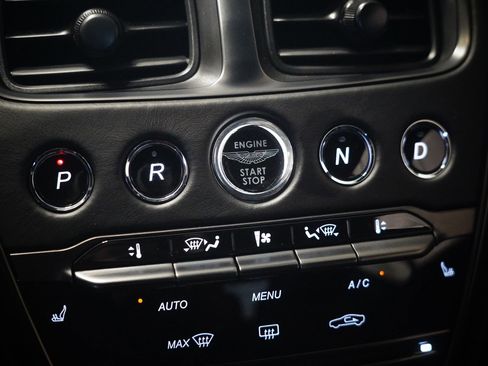 Used 2021 Aston Martin DBS Superleggera RWD image 25