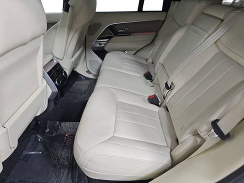 Used 2025 Land Rover Range Rover SE AWD/4WD image 24