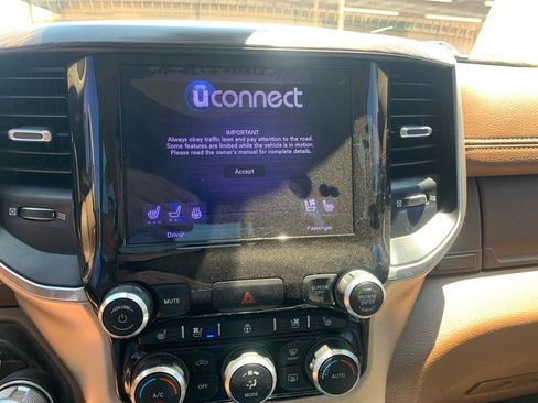 Used 2019 RAM 1500 Laramie AWD/4WD image 35