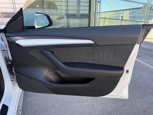 Used 2023 Tesla Model 3 Standard Range image 26