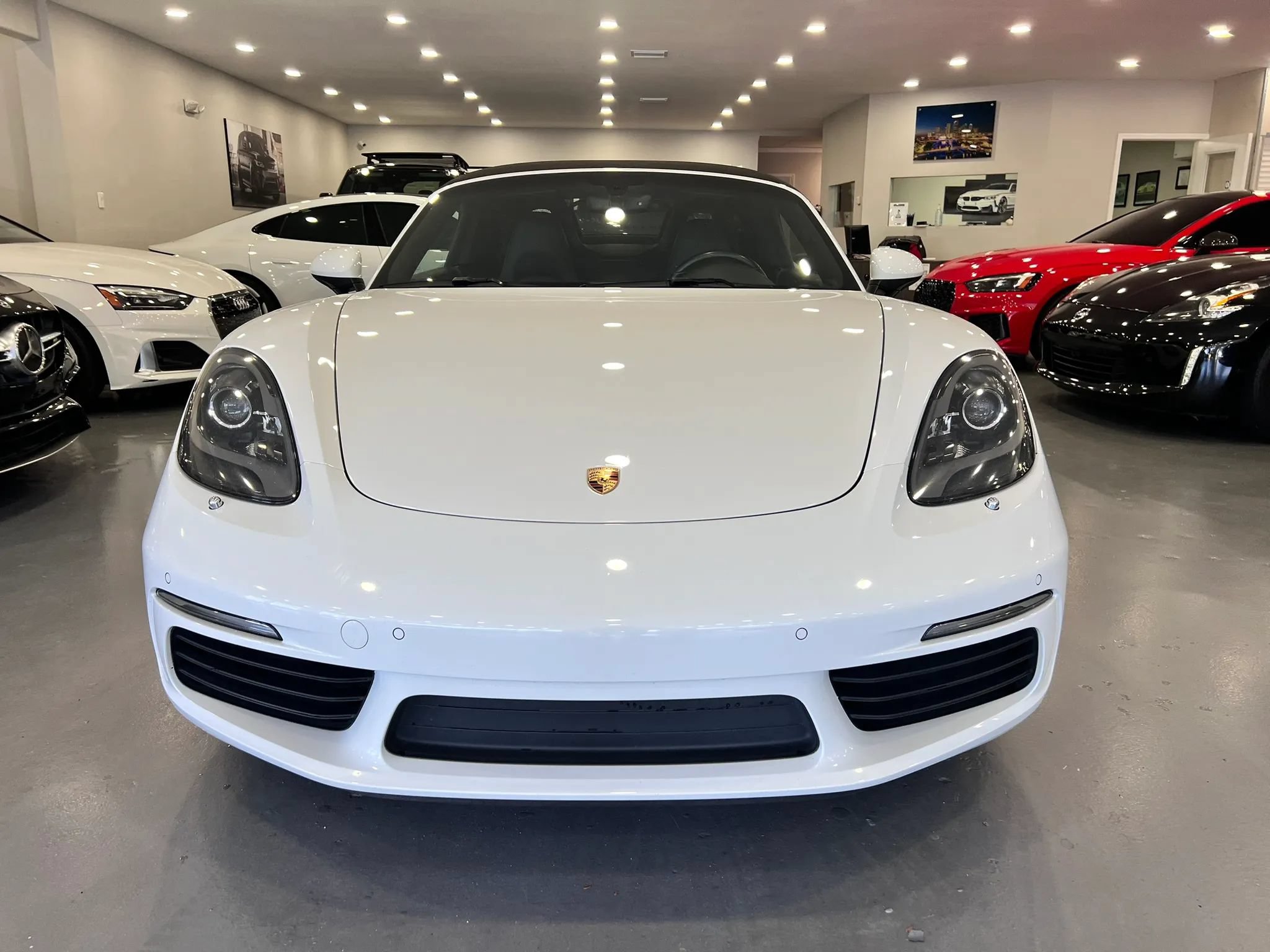 Used 2018 Porsche 718 Boxster RWD image 2