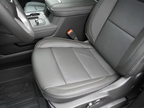 New 2026 GMC Sierra 2500 Denali w/ Denali Reserve Package image 13