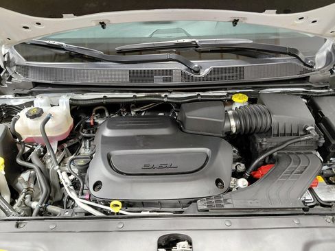 Certified 2024 Chrysler Pacifica Limited image 35