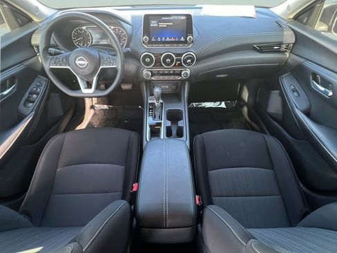Used 2024 Nissan Sentra SV FWD image 11