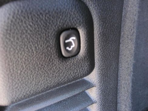 Used 2023 Dodge Durango R/T w/ Blacktop Package image 7