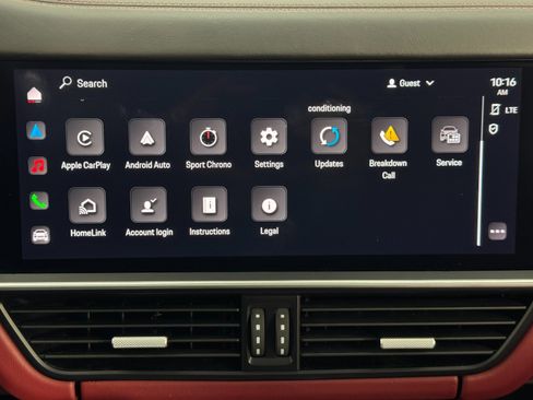 Used 2022 Porsche Cayenne Coupe w/ Premium Package image 29