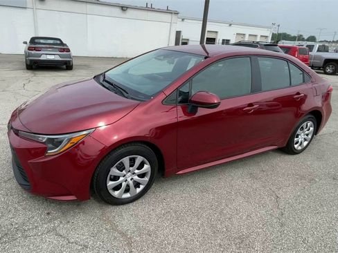 Used 2024 Toyota Corolla LE image 6