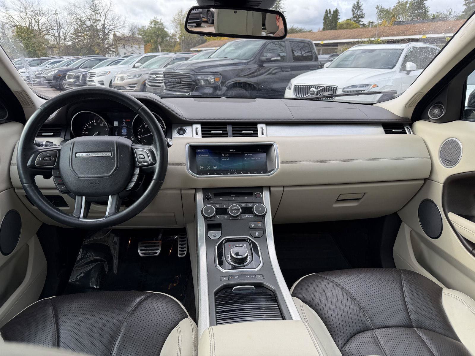 Used 2017 Land Rover Range Rover Evoque Autobiography AWD/4WD image 22