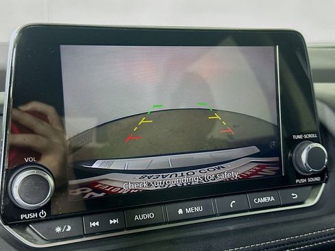 Used 2024 Nissan Rogue S image 10