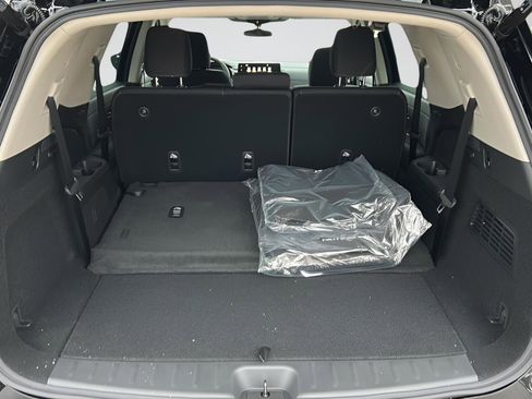 New 2026 Nissan Pathfinder SV AWD/4WD image 10
