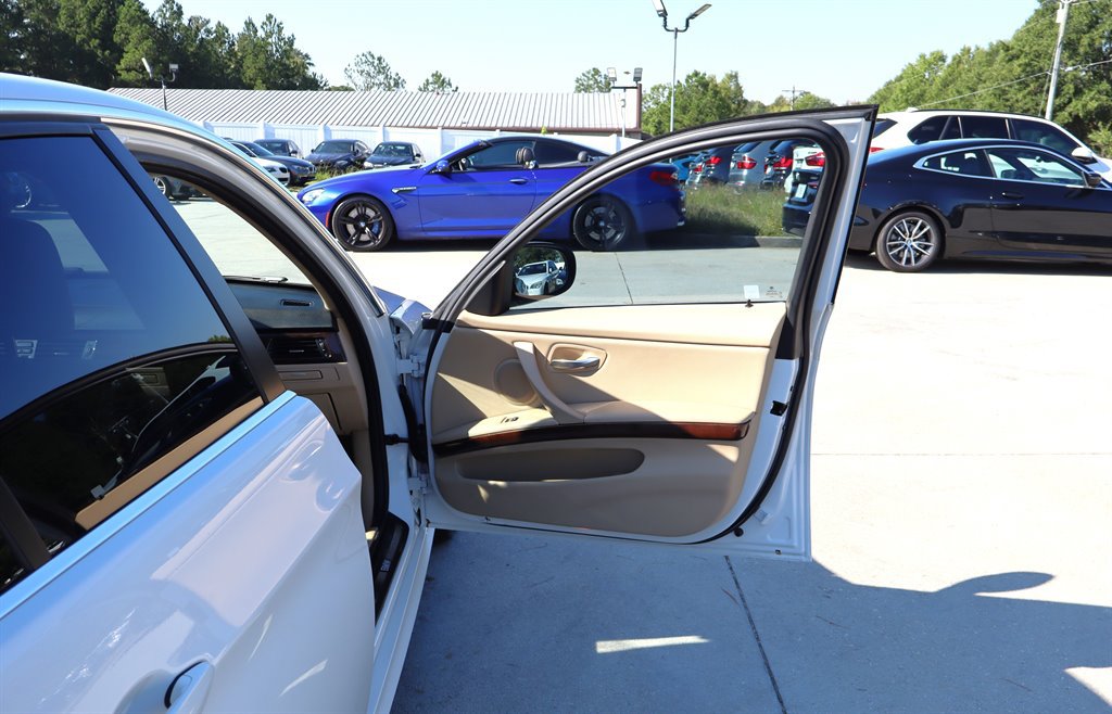 Used 2011 BMW 335d Sedan RWD image 24