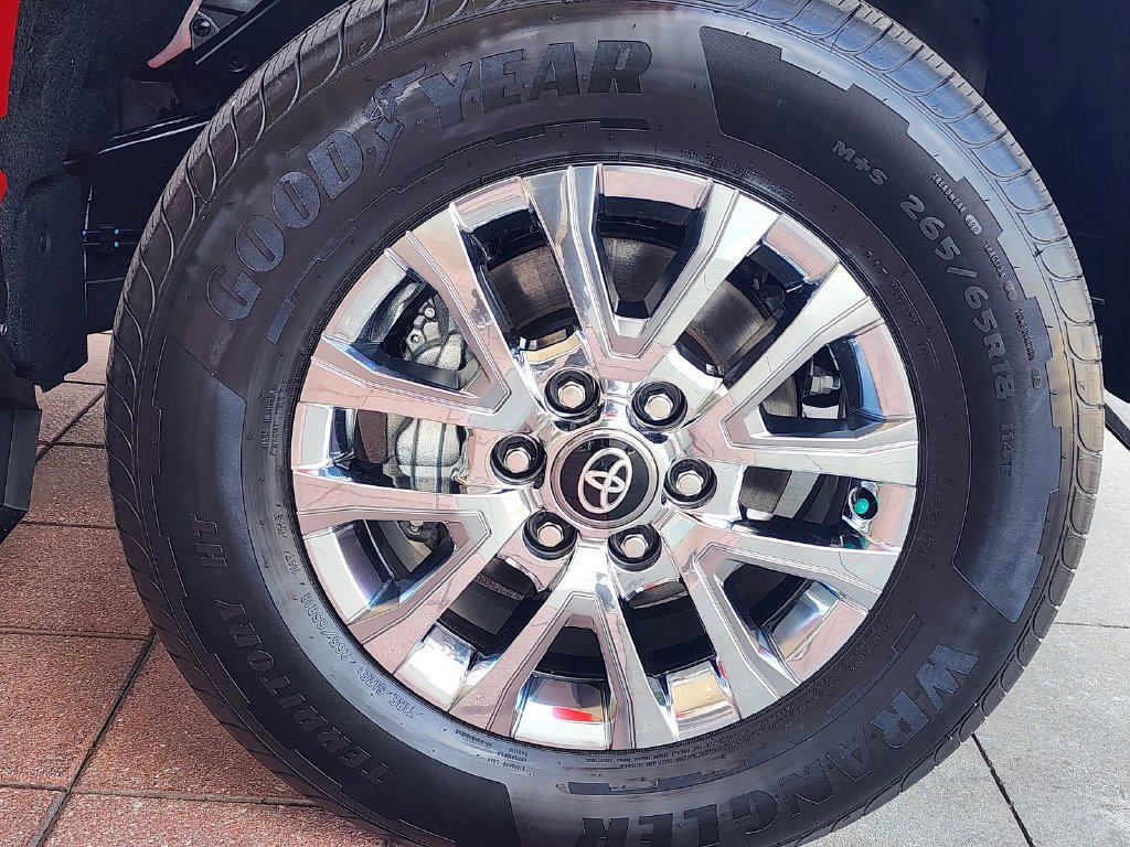 Used 2026 Toyota Tacoma Limited AWD/4WD image 4