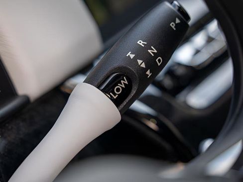 Used 2022 Rolls-Royce Cullinan Black Badge w/ Dark Exterior Package image 68