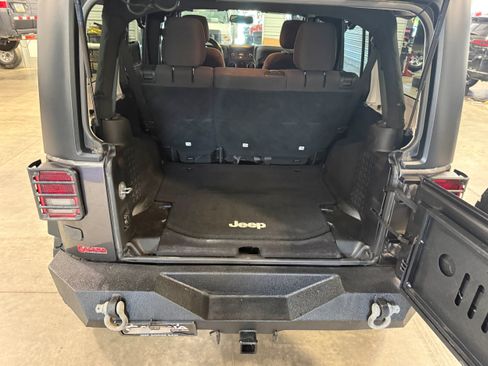 Used 2017 Jeep Wrangler Unlimited Sport w/ Quick Order Package 24S AWD/4WD image 28