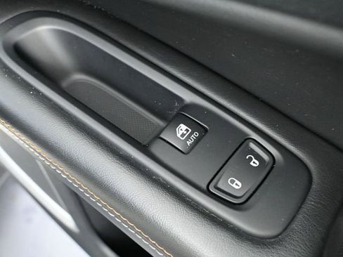 Used 2018 Jeep Compass Latitude w/ Cold Weather Group AWD/4WD image 43