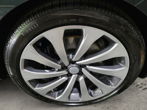 Used 2025 Land Rover Range Rover SE AWD/4WD image 11