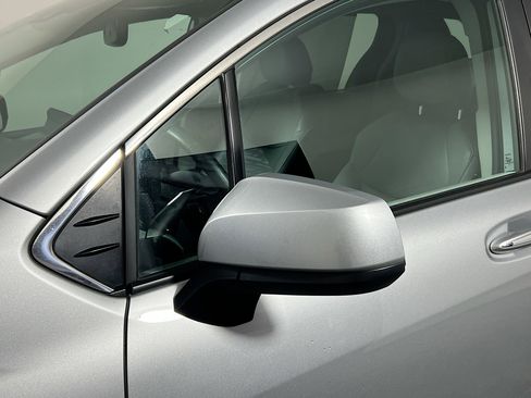 Used 2024 Toyota Sienna XLE FWD image 12