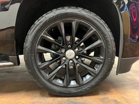 Used 2018 Cadillac Escalade Luxury RWD image 11