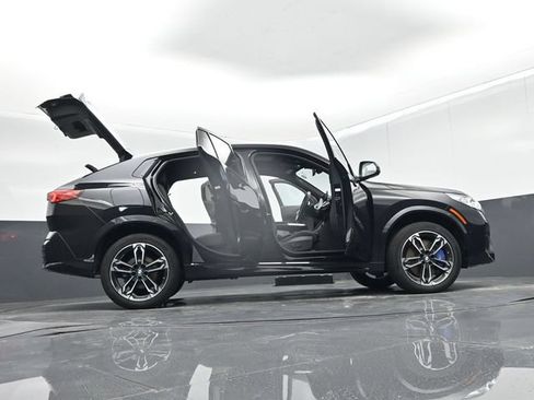 Used 2025 BMW X2 xDrive28i AWD/4WD image 75