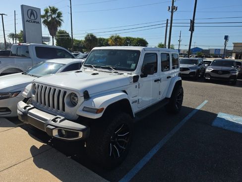 Used 2021 Jeep Wrangler Unlimited Sahara w/ Cold Weather Group AWD/4WD image 1