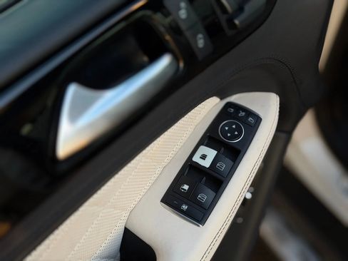 Used 2015 Mercedes-Benz GL 550 4MATIC image 10