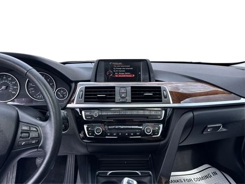 Used 2016 BMW 320i xDrive Sedan image 16