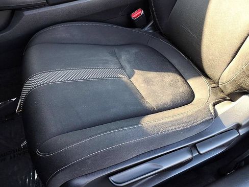 Used 2019 Honda Civic EX image 17