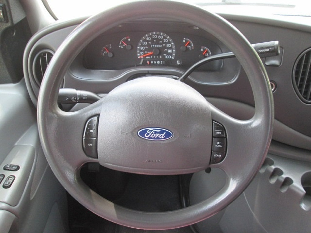 Used 2003 Ford E-450 and Econoline 450 RWD image 29