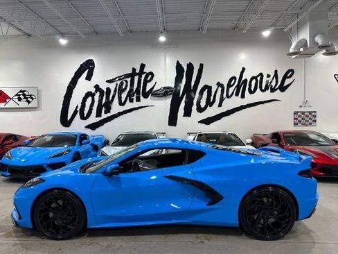 Used 2021 Chevrolet Corvette Stingray Preferred Cpe w/ Z51 Performance Package RWD image 2