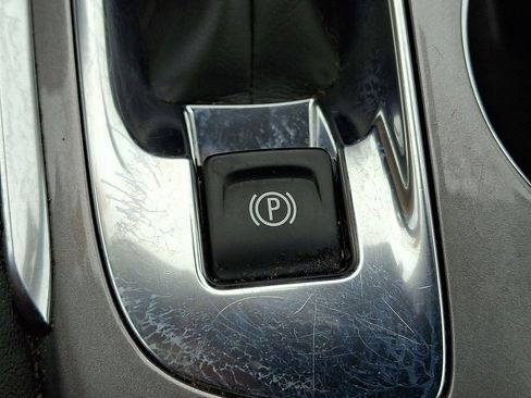 Used 2024 Chevrolet Malibu LT FWD image 25