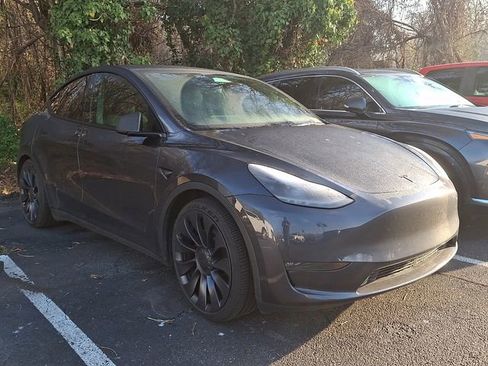 Used 2024 Tesla Model Y Performance image 3