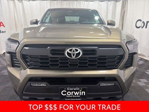 Used 2025 Toyota Tacoma TRD Off-Road image 2