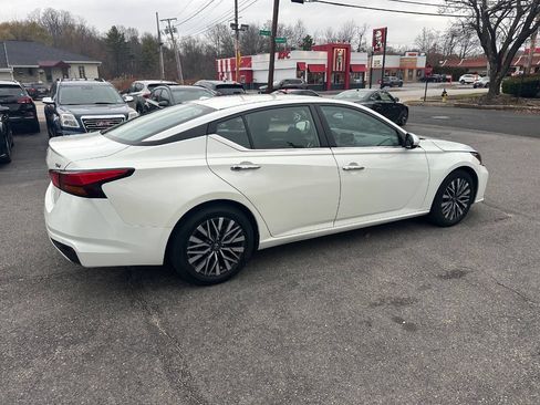 Used 2023 Nissan Altima 2.5 SV FWD image 4