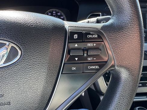 Used 2017 Hyundai Sonata SE image 18